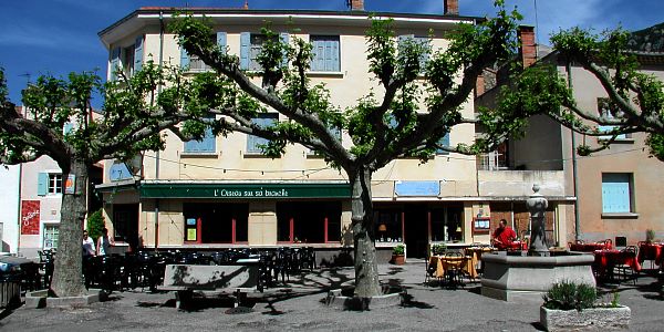 Bild: Restaurant - L�oiseau sur sa branche