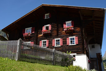 Bild: Ein typisches Walserhaus