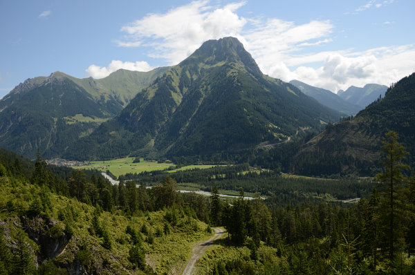 Blick runter ins Lechtal