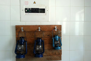 Bild: Praktische Notbeleuchtung unter dem Sicherungskasten