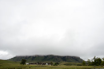 Bild: Die Wolken verschlucken den Berg