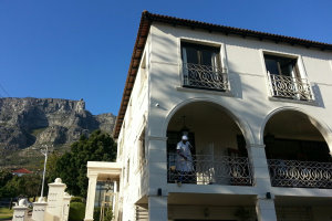 Bild: Vom Guesthouse kann man direkt auf die Seilbahn und den Tafelberg schauen