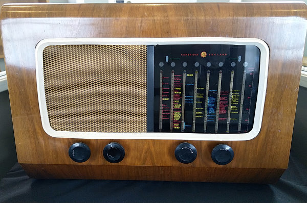 Ein schönes altes Radio
