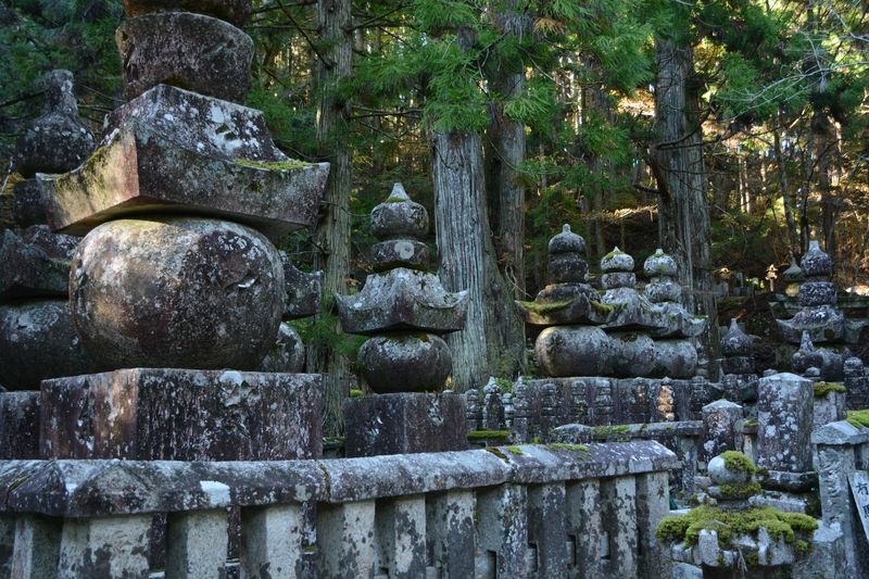 Im größten Friedhof Japans - Oku-no-in