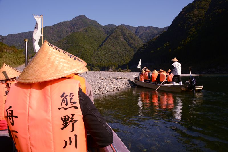 Sonnenhut und Schwimmweste sind Vorschrift