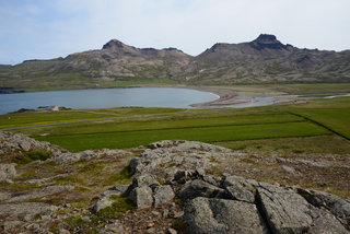 Auf dem Elfenhügel von Borgarfjörður