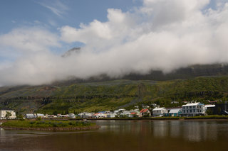 Seyðisfjörður in der Sonne