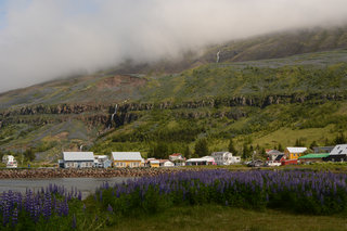 Seyðisfjörður in der Sonne