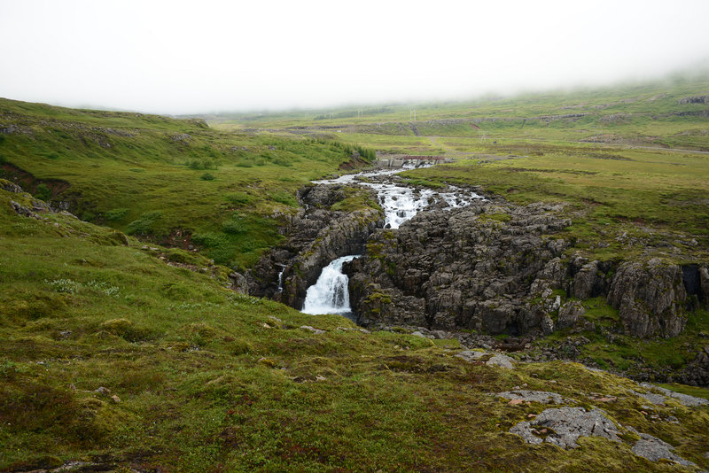 Einer der zahllosen, namenlosen Wasserfälle