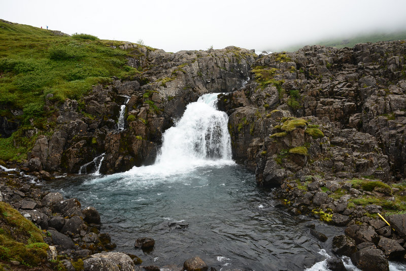 Einer der zahllosen, namenlosen Wasserfälle