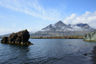 An den Blábjörg Cliffs