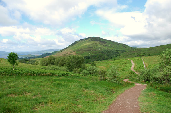 Da müssen wir hoch - auf den Conic Hill