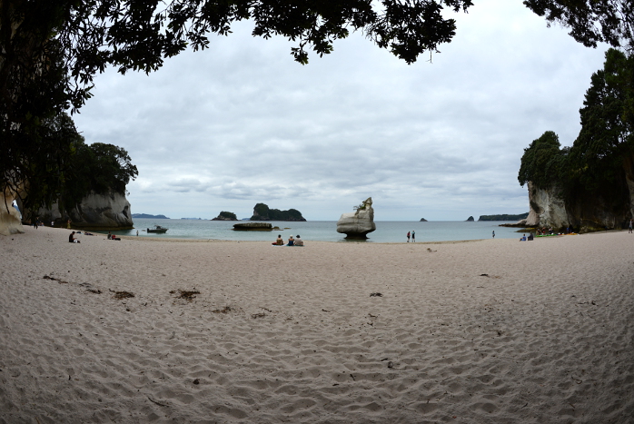 Am Strand der Cathedral Cove