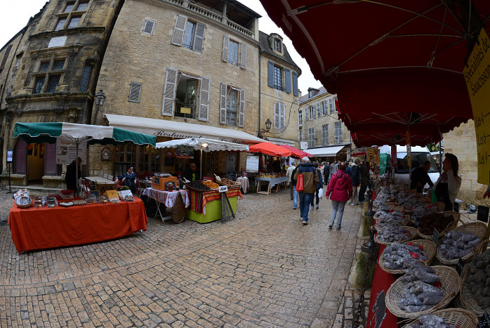 Auf dem Markt in Sarlat