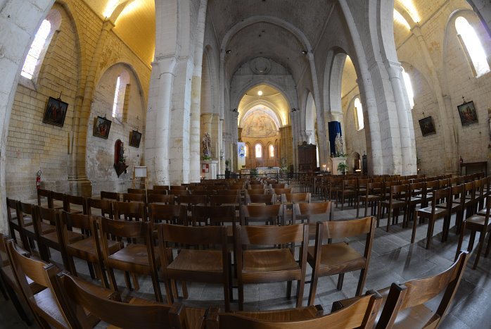 In der Kirche in Cadouin