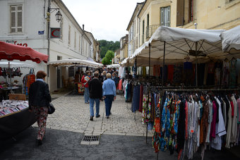 Bild: Auf dem Markt in Lalinde