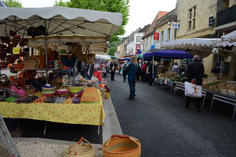 Bild: Auf dem Markt in Lalinde