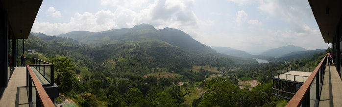 Bild: 180°-Panorama auf der Terasse des Tea Bush Restaurant