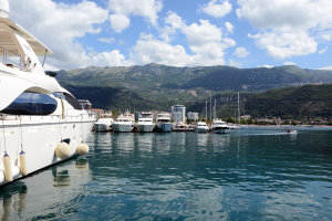 Bild: Am Hafen von Budva