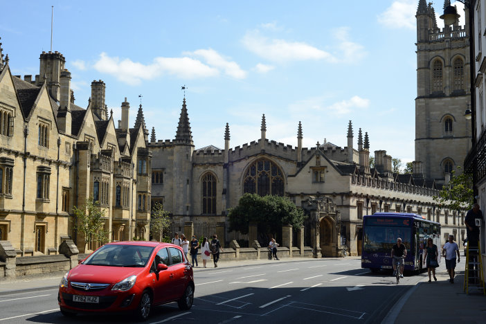 Weiter zu Fuß durch Oxford