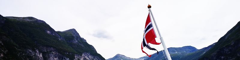 Flagge am Geirangerfjord