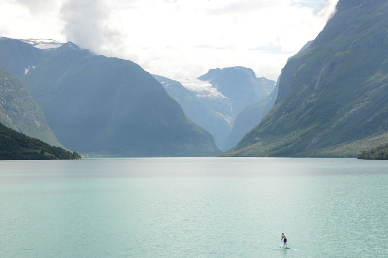 Einsammer Standup-Paddler