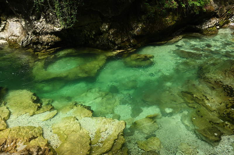 Das Wasser ist glasklar